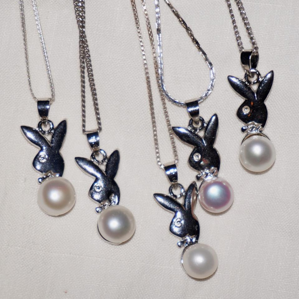 925 Sterling Cultured Pearl Playboy Bunny Necklace - Picture 2 of 2